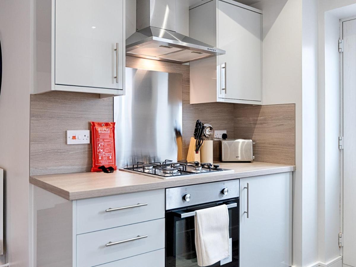 Pass The Keys Luxury Bright Spacious Family - Near Beaches Holiday home