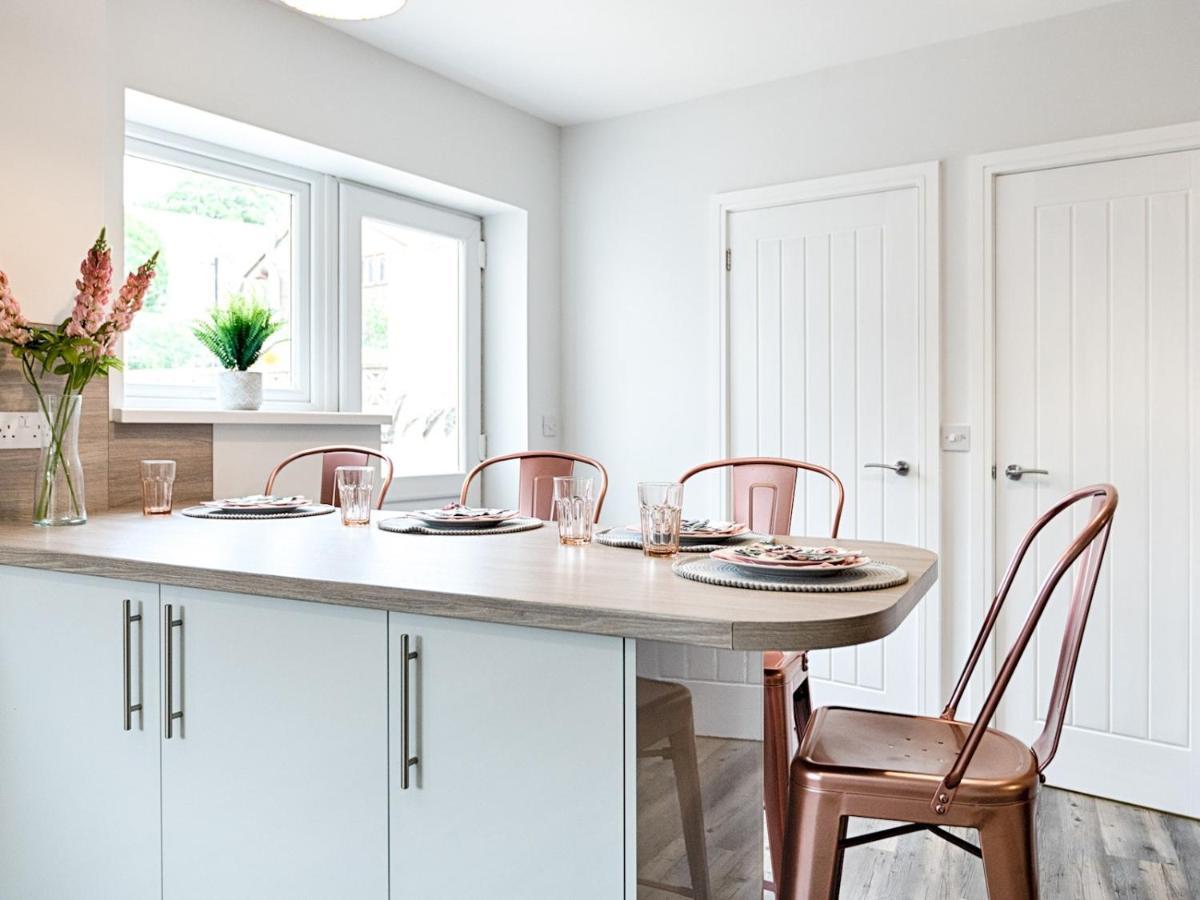 Pass The Keys Luxury Bright Spacious Family - Near Beaches Holiday home *